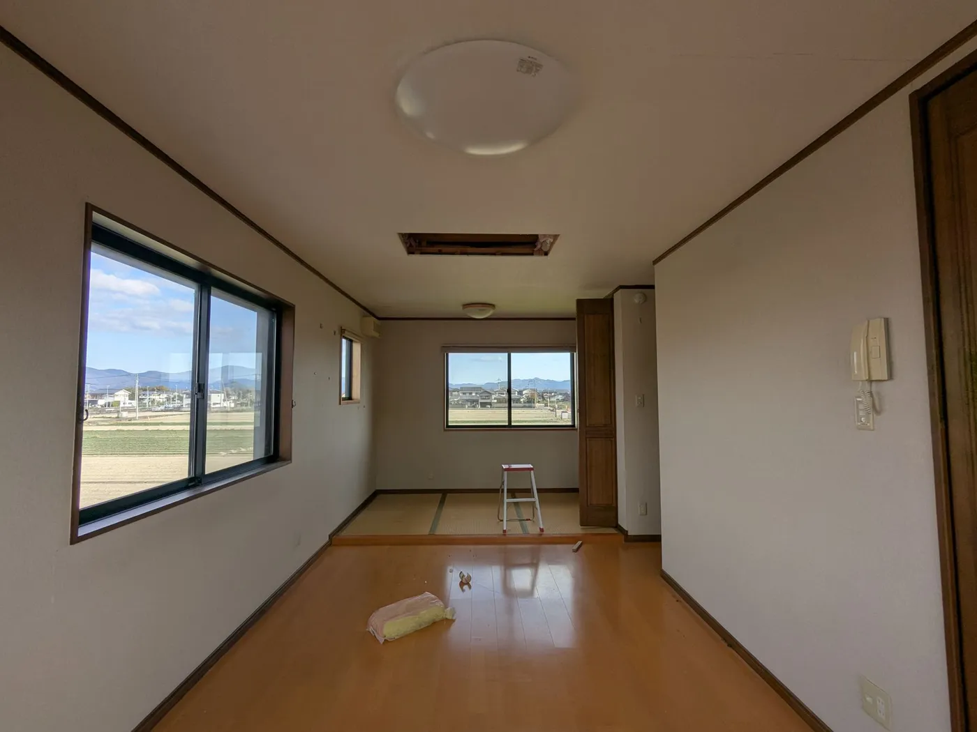 国府町の家 施工前の室内
